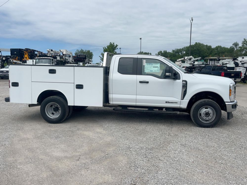 2026 Ford F350 4x4 Service Truck
