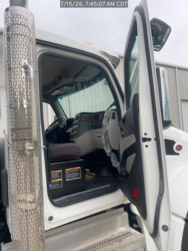 2026 Peterbilt 567 10x4 18' Load King Dump Truck