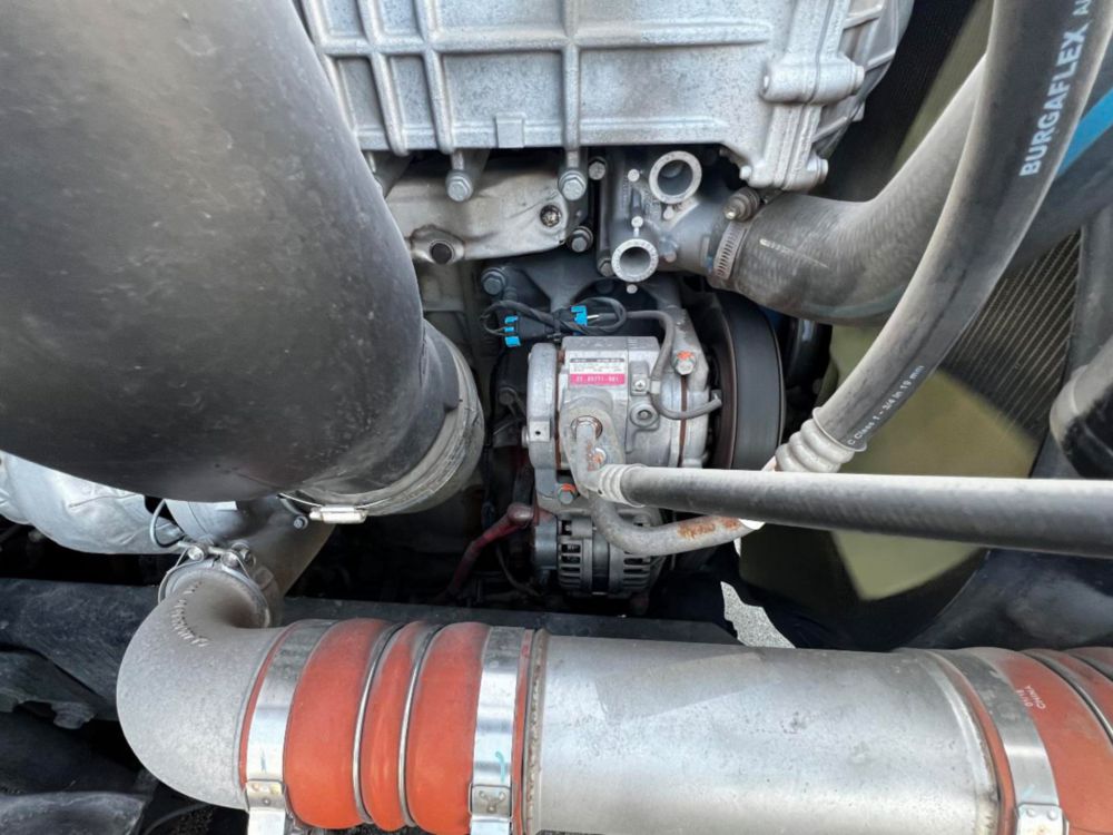 2019 Freightliner Cascadia Tandem Day Cab Tractor