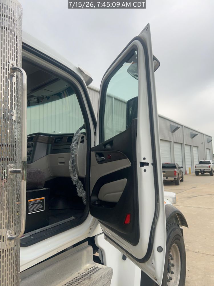 2026 Peterbilt 567 10x4 18' Load King Dump Truck