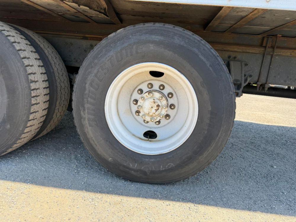 2016 Kenworth T-300 Tandem Axle Reefer Truck
