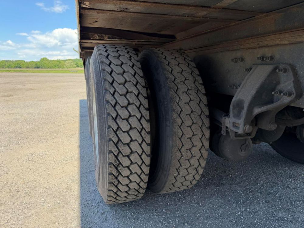 2016 Kenworth T-300 Tandem Axle Reefer Truck