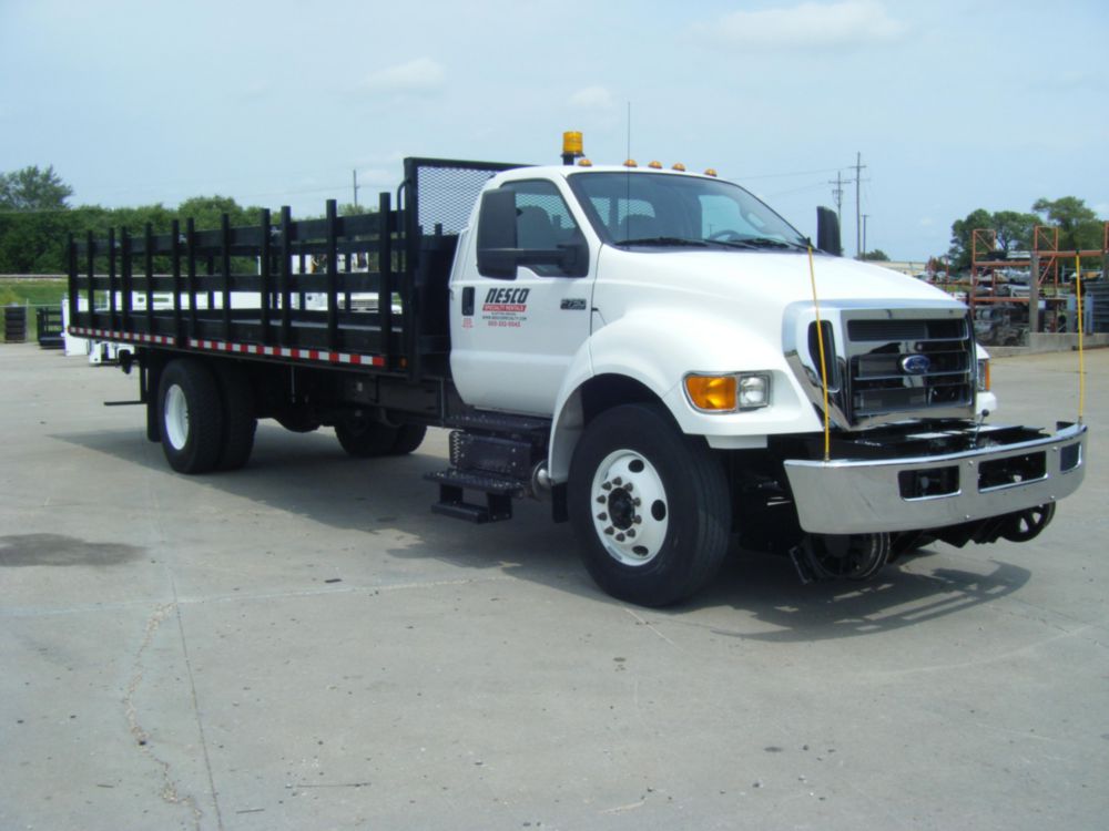 Heavy-Duty Hi-Rail Flatbed Truck