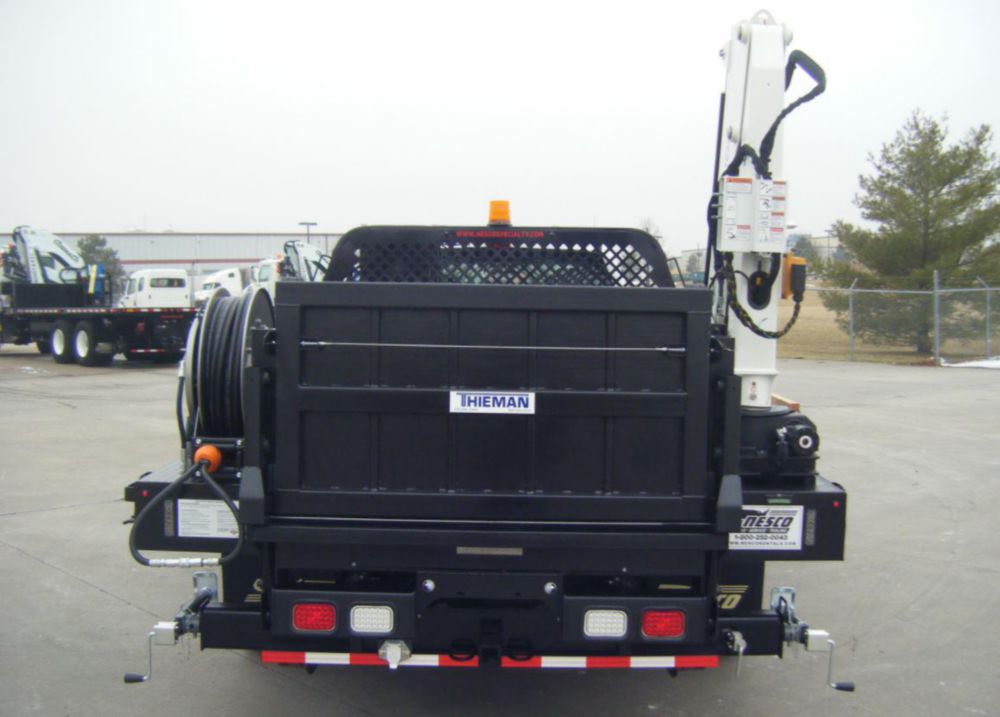 Medium-Duty Liftgate Hi-Rail Flatbed Truck