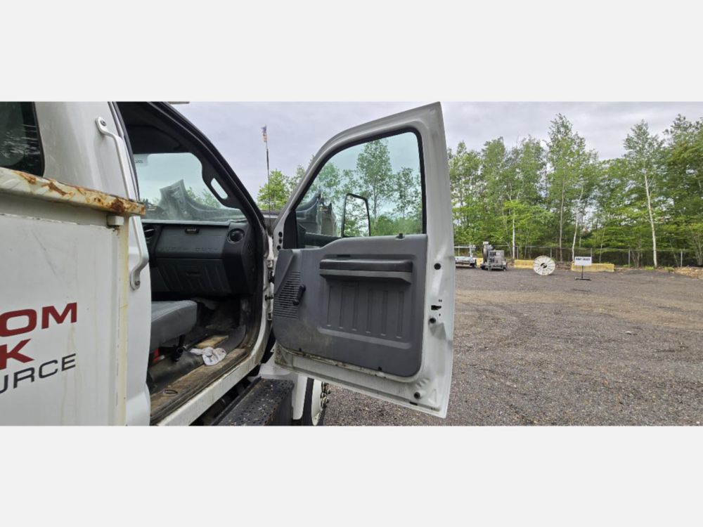 2018 Ford F-750 4x2 Versalift VTP-40-NE Cable Placer Truck