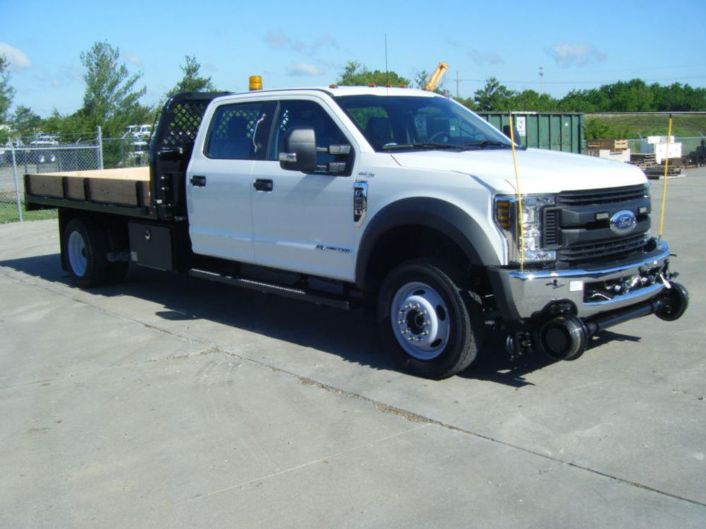 Medium-Duty Hi-Rail Flatbed Truck