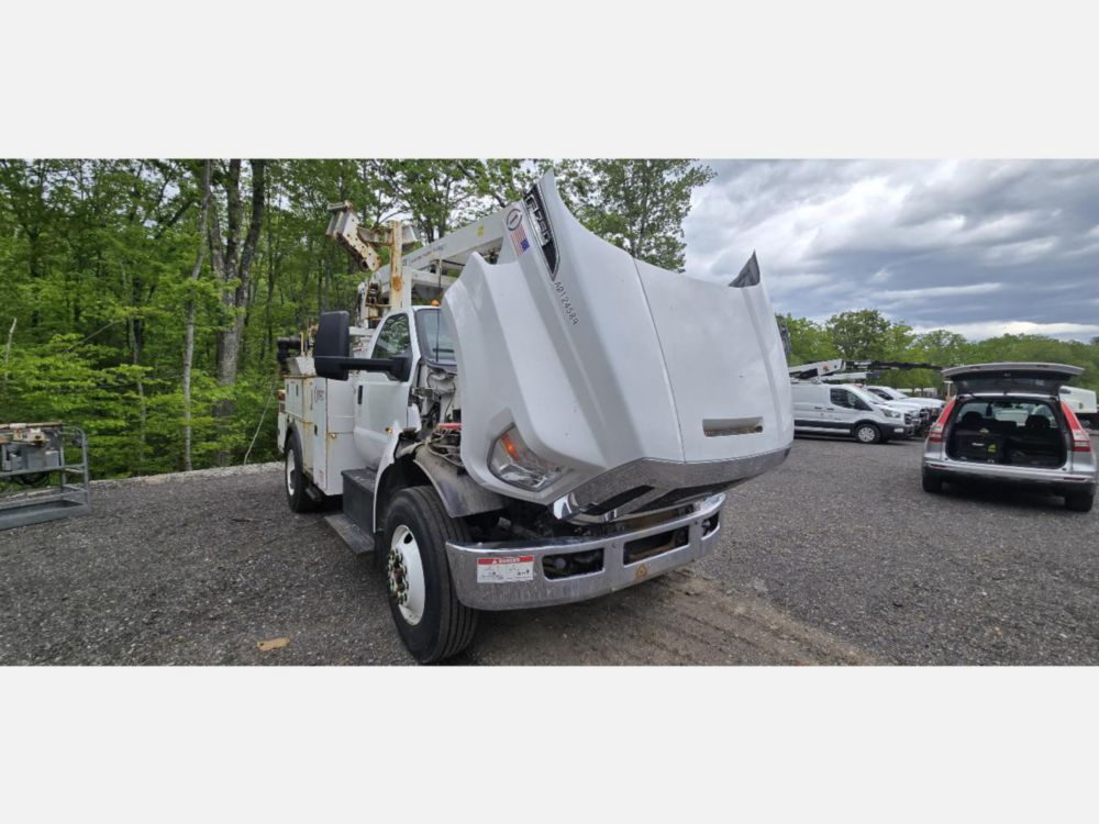 2018 Ford F-750 4x2 Versalift VTP-40-NE Cable Placer Truck