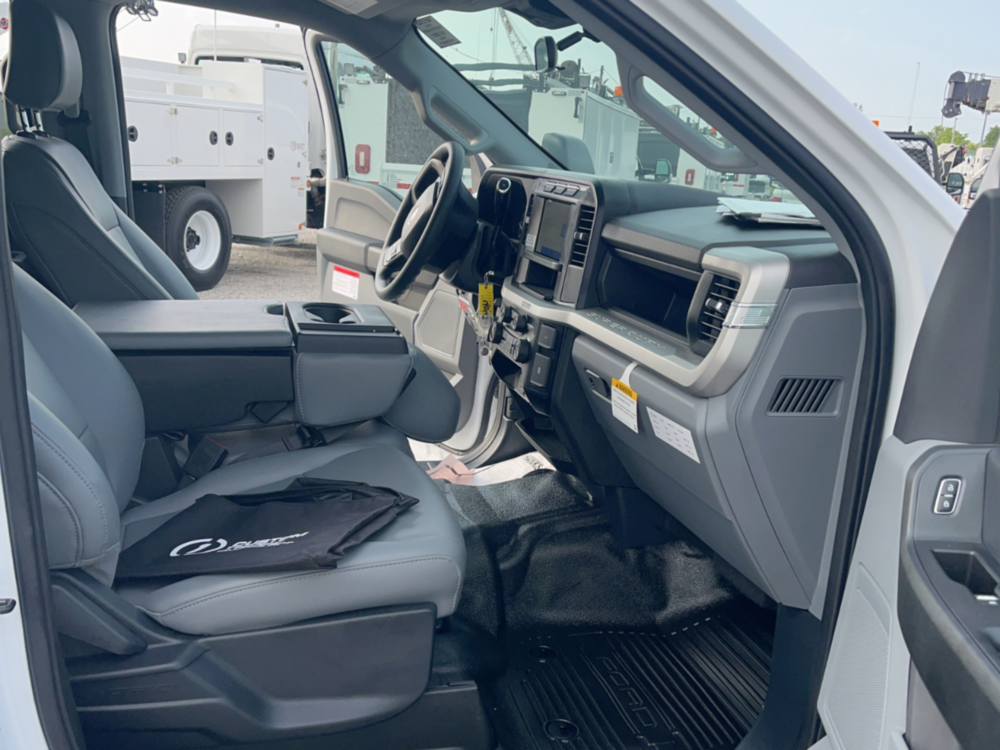 2025 Ford F550 4x4 Hi-Rail Service Truck