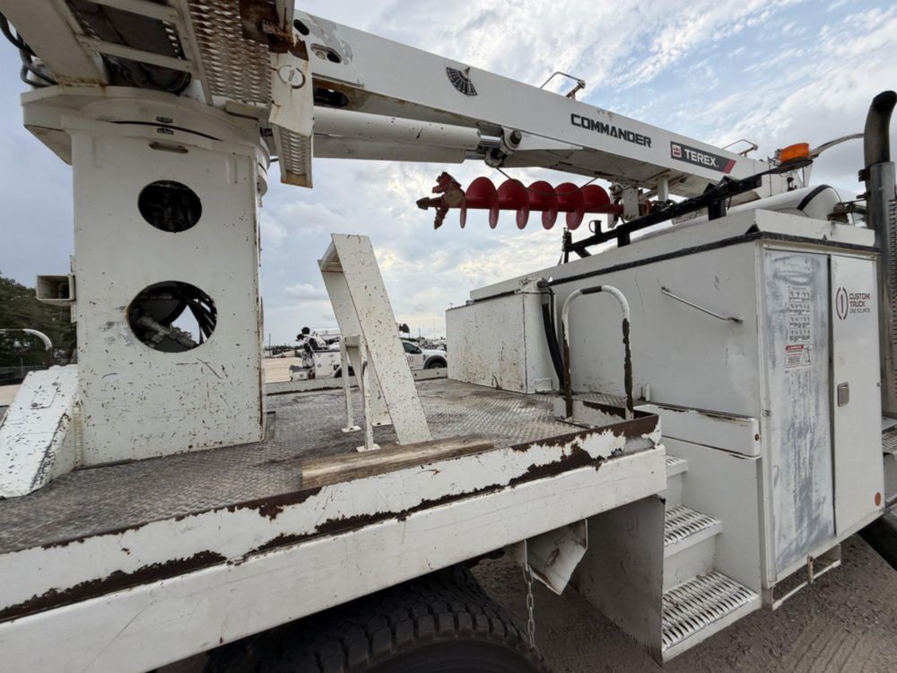 2017 Freightliner M2 Terex Commander 4047 Digger Derrick Truck