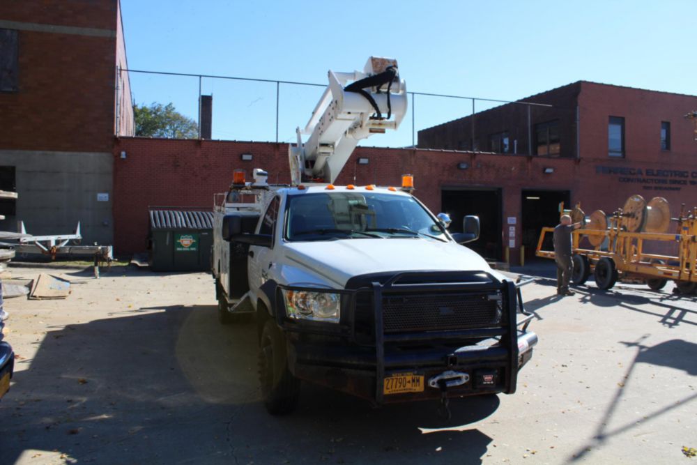 2010 Dodge 5500 4x4 ETI ETC MH-37IH Material Handler Bucket Truck