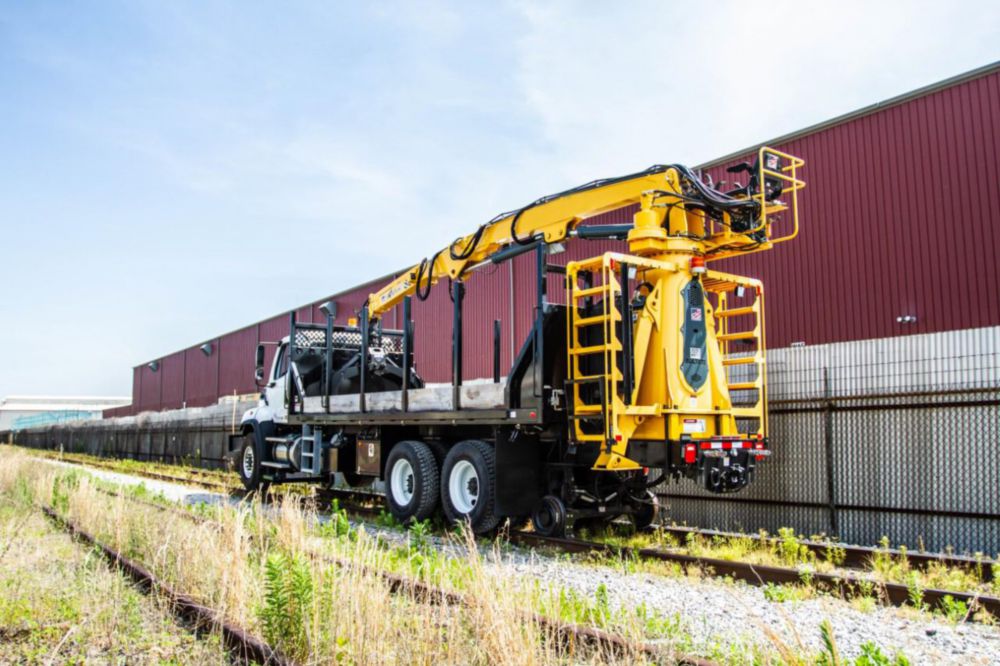 8,000 lbs 66,000 lbs Hi-Rail Grapple