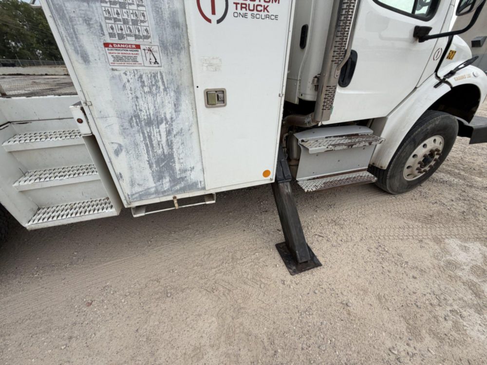2017 Freightliner M2 Terex Commander 4047 Digger Derrick Truck