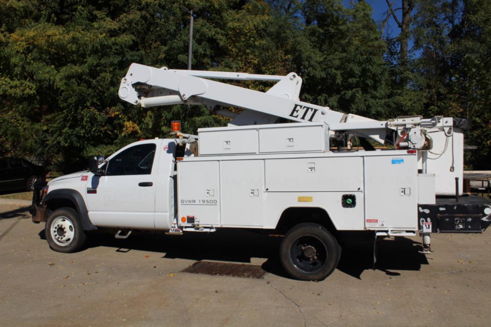 2010 Dodge 5500 4x4 ETI ETC MH-37IH Material Handler Bucket Truck