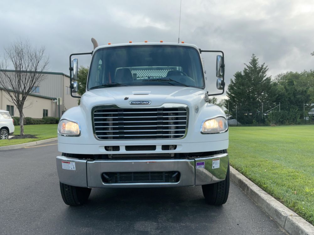 2018 Freightliner M2106 4x2 Load King Voyager II Service Truck With Crane