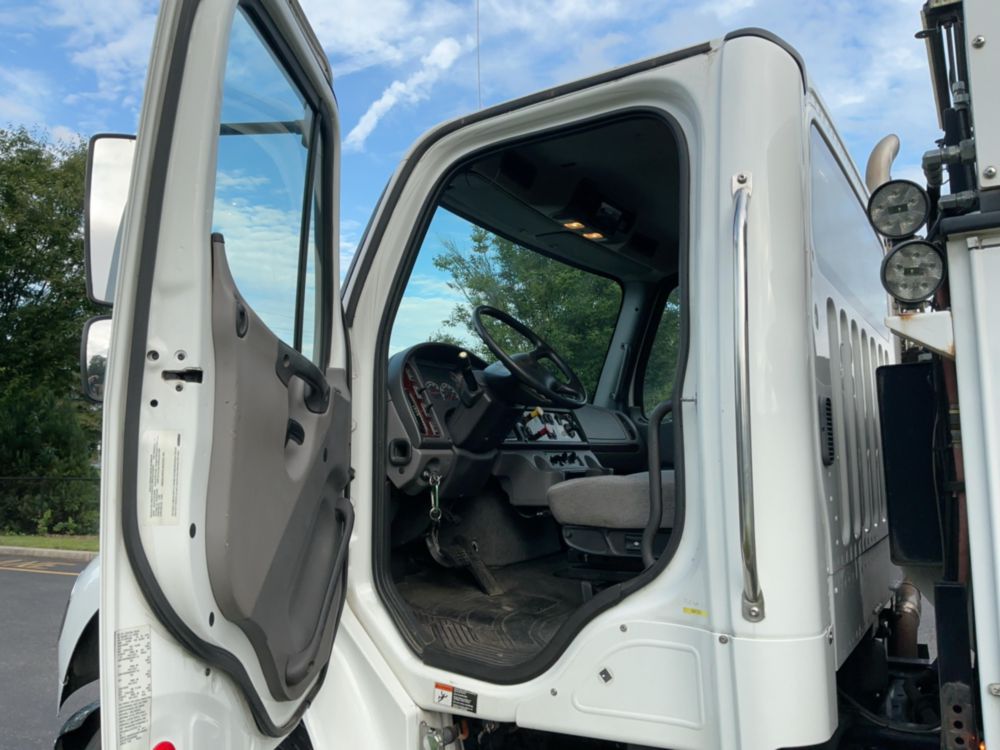 2018 Freightliner M2106 4x2 Load King Voyager II Service Truck With Crane