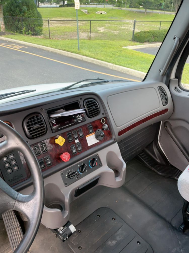 2018 Freightliner M2106 4x2 Load King Voyager II Service Truck With Crane