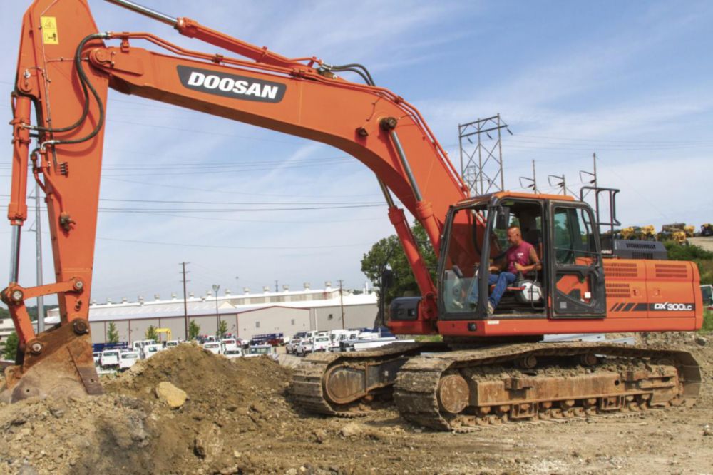 167.6 hp 43,431 lbs Wheeled Hi-Rail Excavator