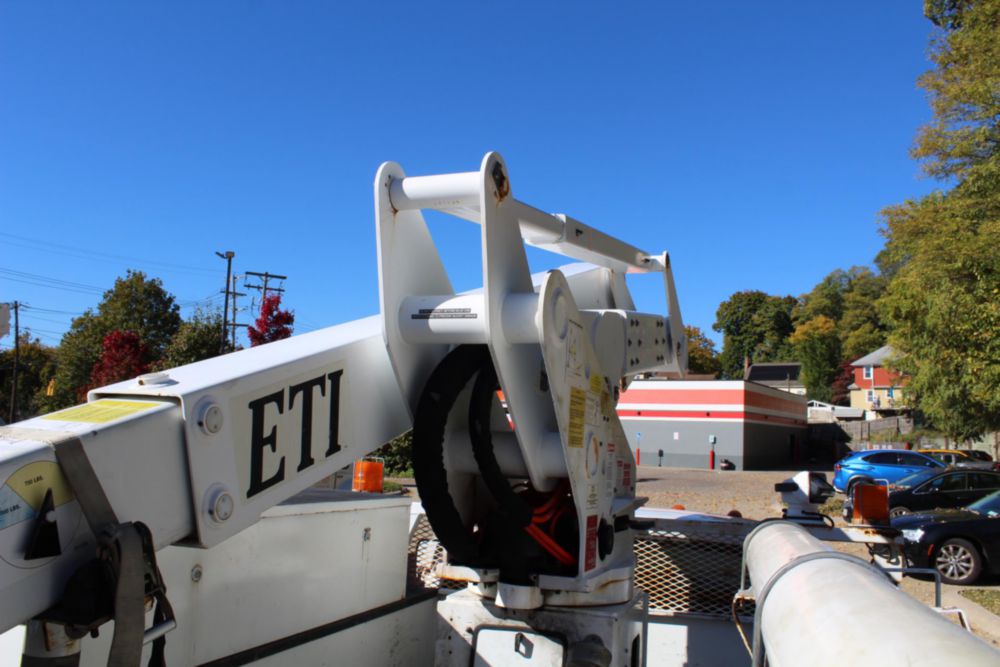 2010 Dodge 5500 4x4 ETI ETC MH-37IH Material Handler Bucket Truck