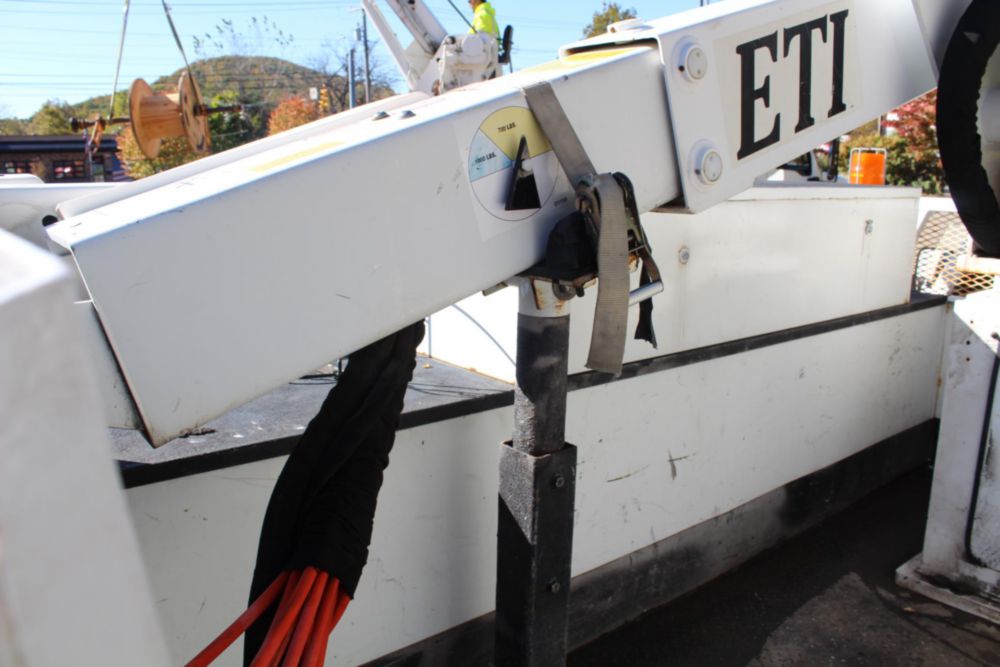 2010 Dodge 5500 4x4 ETI ETC MH-37IH Material Handler Bucket Truck