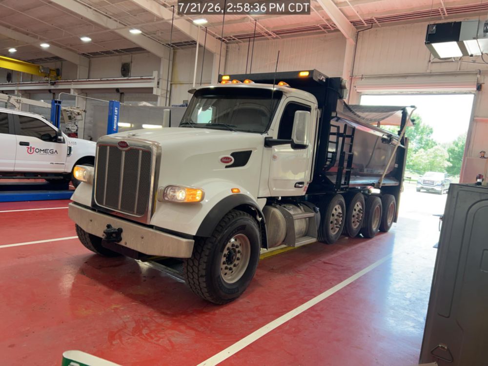 2026 Peterbilt 567 10x4 18' Load King Dump Truck