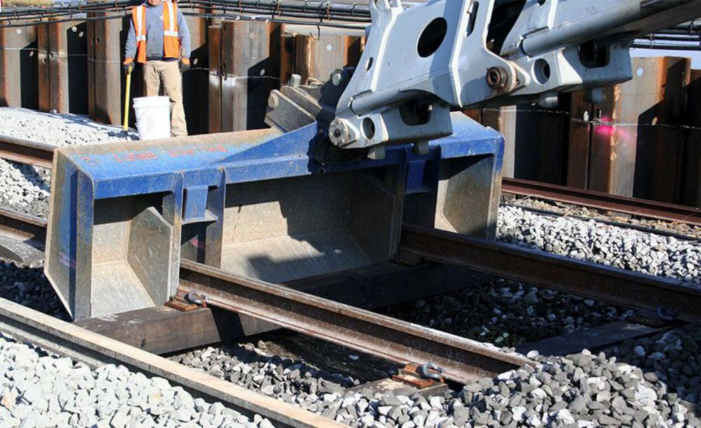 Hi-Rail Gradall