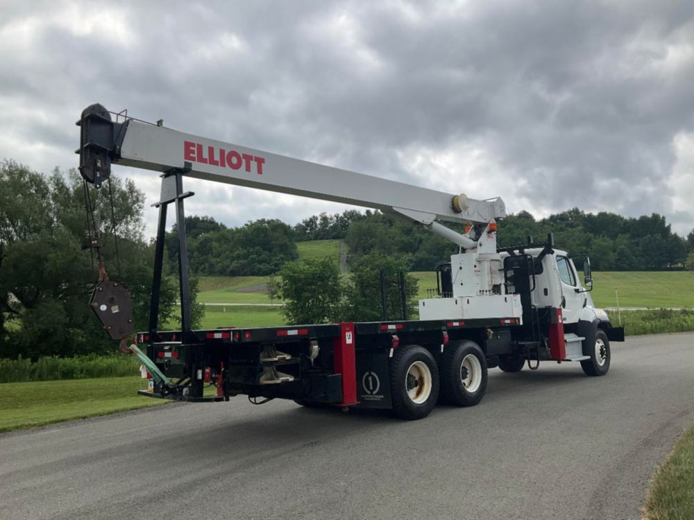 2015 Freightliner 108SD Elliott 1870F 18 Ton Boom Truck