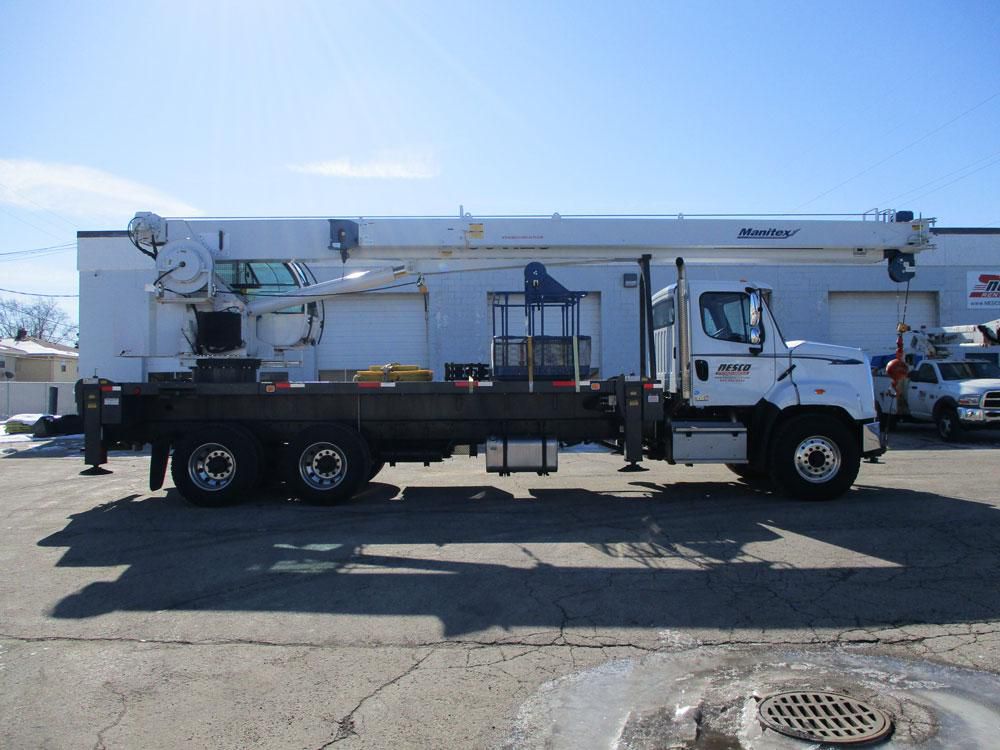 30 tons 112 ft 27,556 lbs Hi-Rail Boom Truck