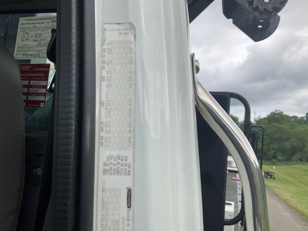 2015 Freightliner 108SD Elliott 1870F 18 Ton Boom Truck