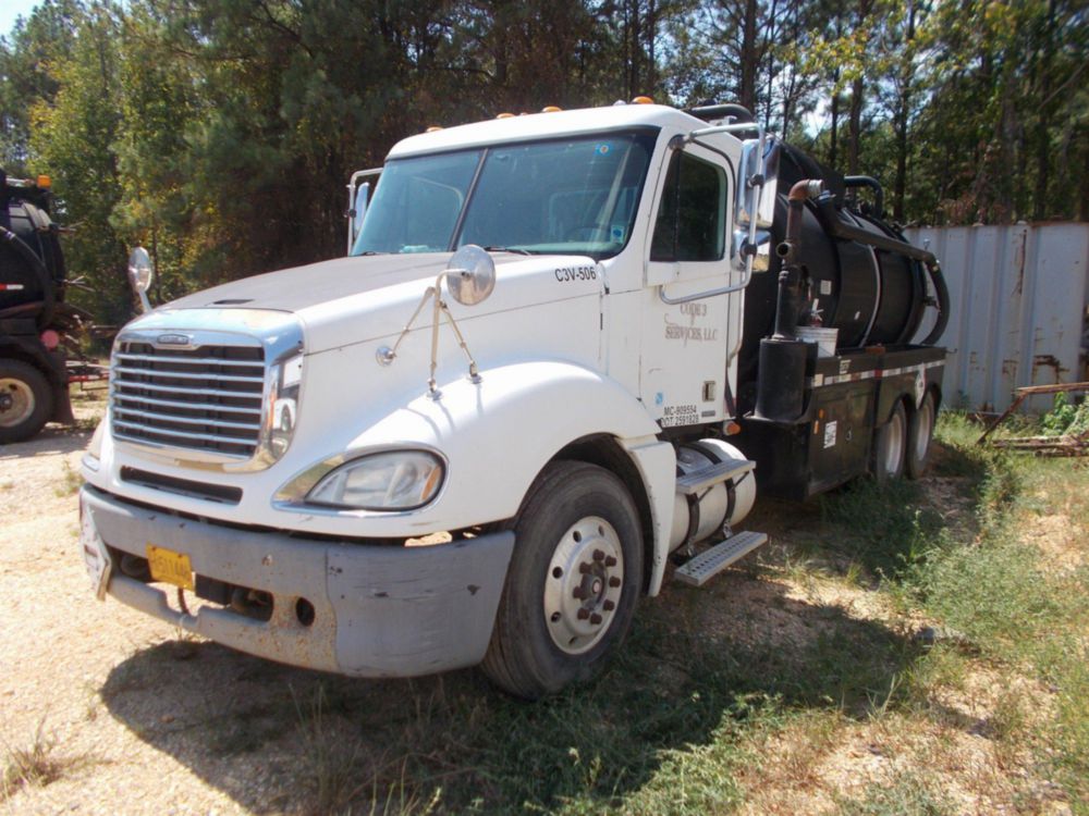 2006 Tandem UNK 700 bbl Vacuum Truck