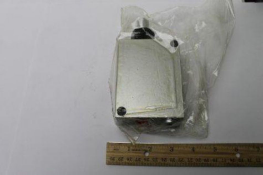 HOLDING VALVE