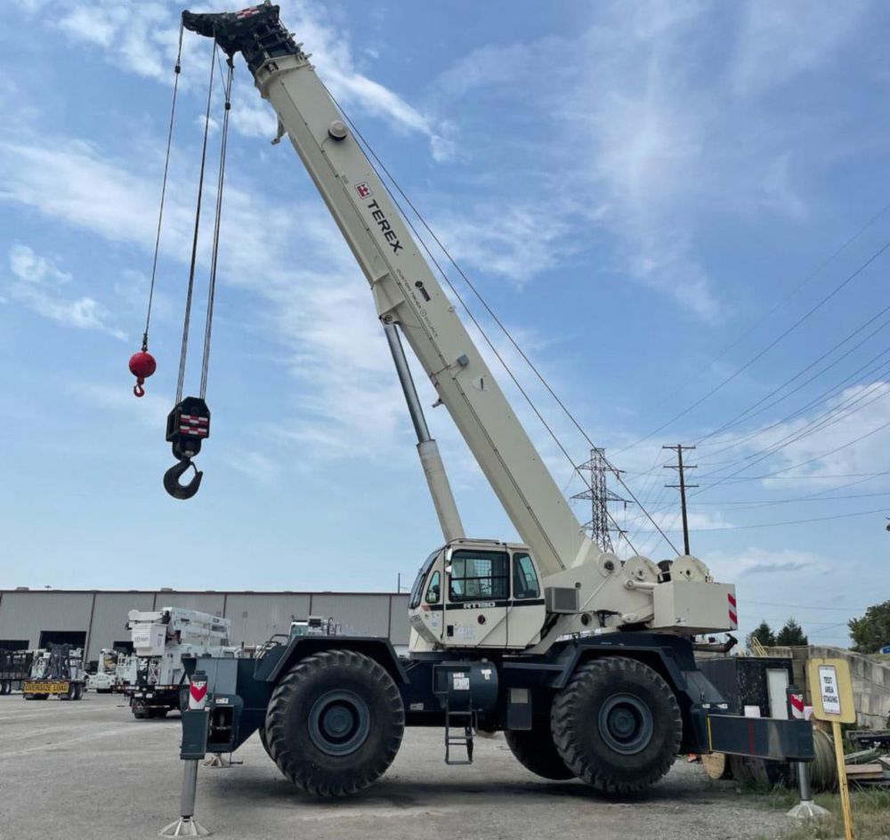 130 tons 155 ft Telescopic AWD Rough Terrain Crane