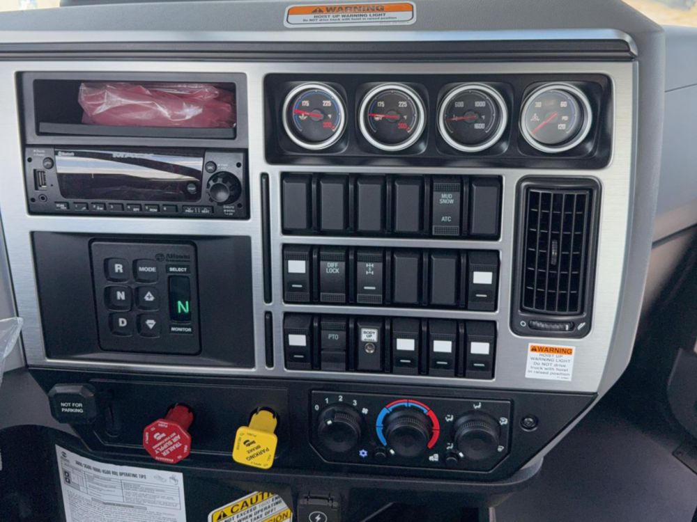 2025 Mack GR64BR 6x4 Galbreath U5-OR-174 Roll-Off Truck
