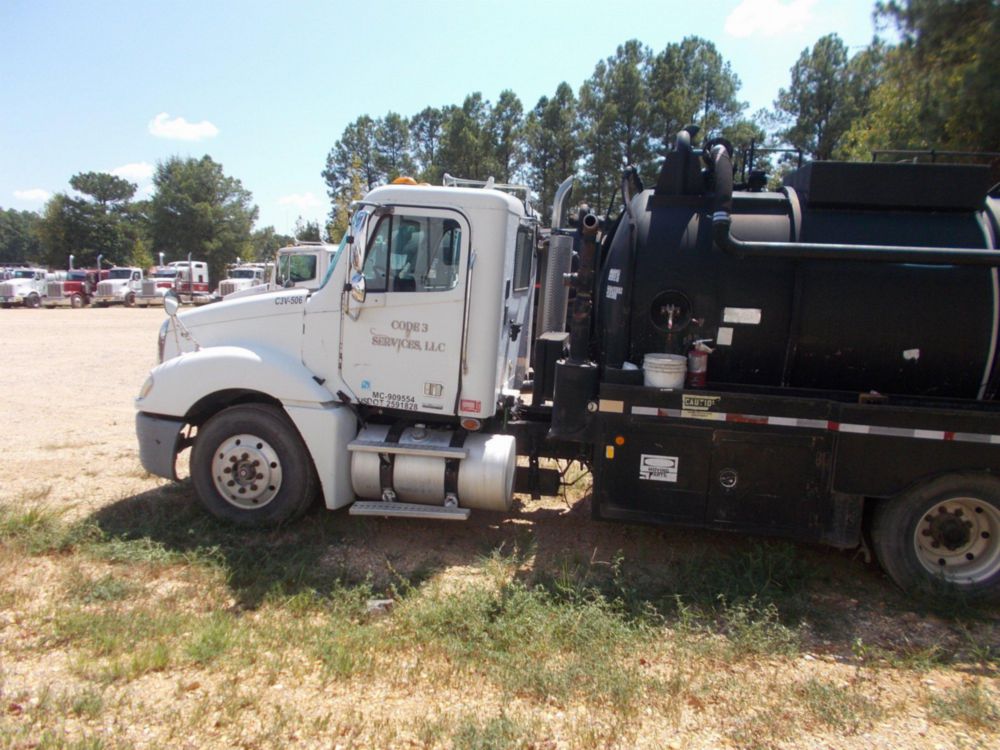 2006 Tandem UNK 700 bbl Vacuum Truck