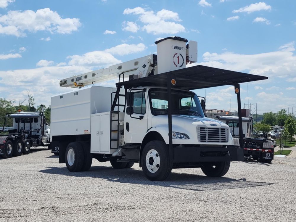 2018 Freightliner M2106 4x2 Versalift VO255REV-03 Forestry Bucket Truck