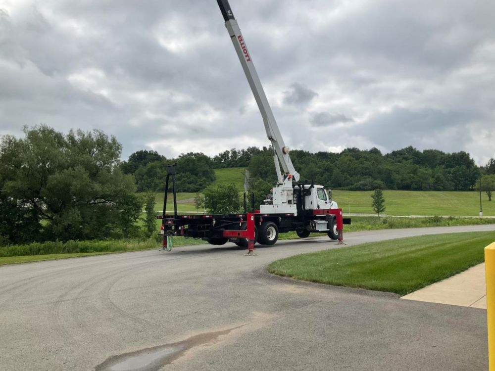 2015 Freightliner 108SD Elliott 1870F 18 Ton Boom Truck