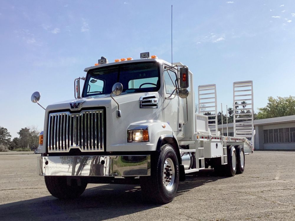 2018 Western Star 4700SB 6x4 Equipment Hauler