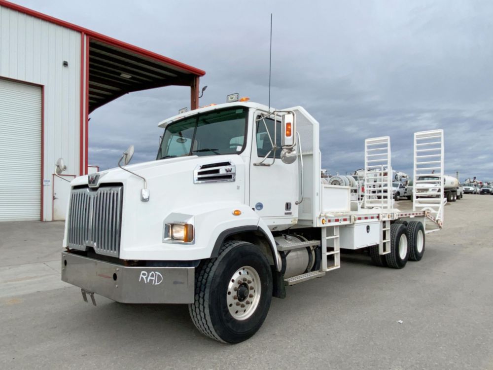 2018 Western Star 4700SB 6x4 Equipment Hauler
