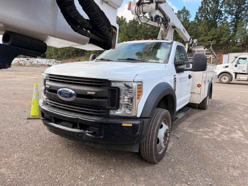 2019 Ford F-550 4x2 Versalift STP-36-NE Bucket Truck