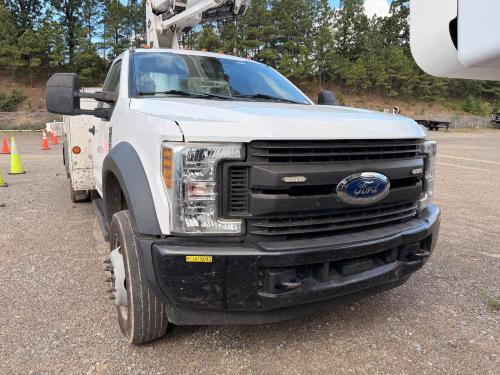 2019 Ford F-550 4x2 Versalift STP-36-NE Bucket Truck