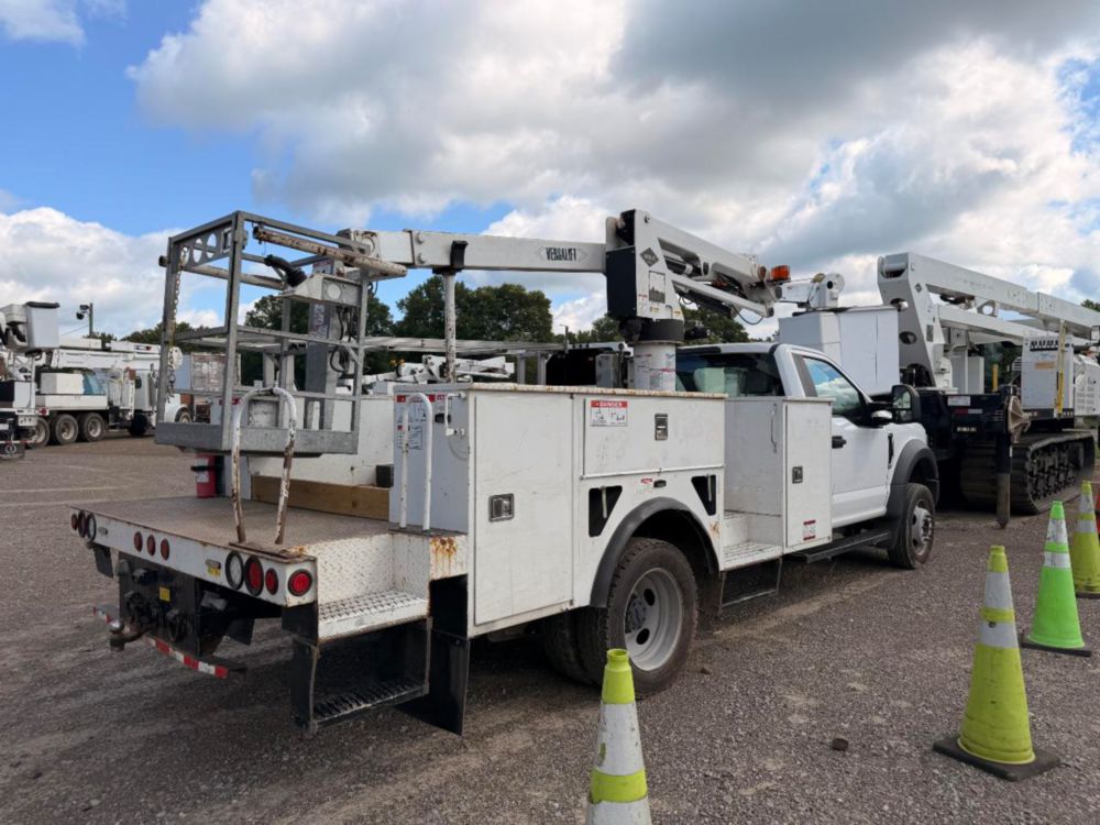 2019 Ford F-550 4x2 Versalift STP-36-NE Bucket Truck