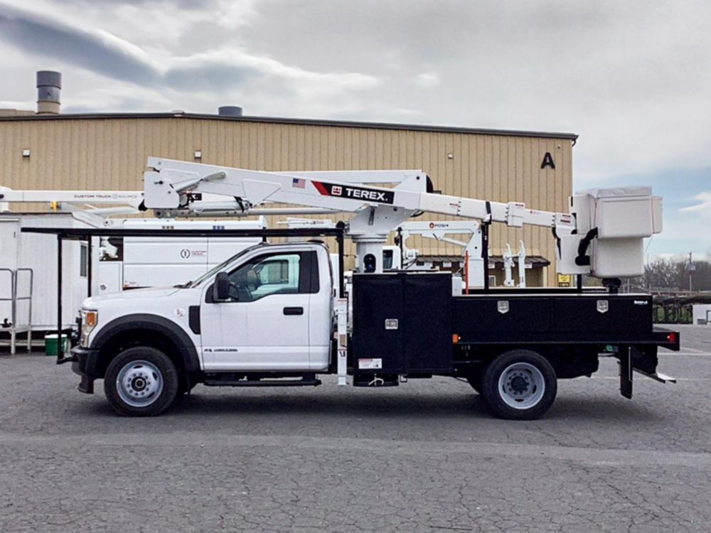 2026 Ford F550 4x4 Terex Utilities LT40-RM Bucket Truck
