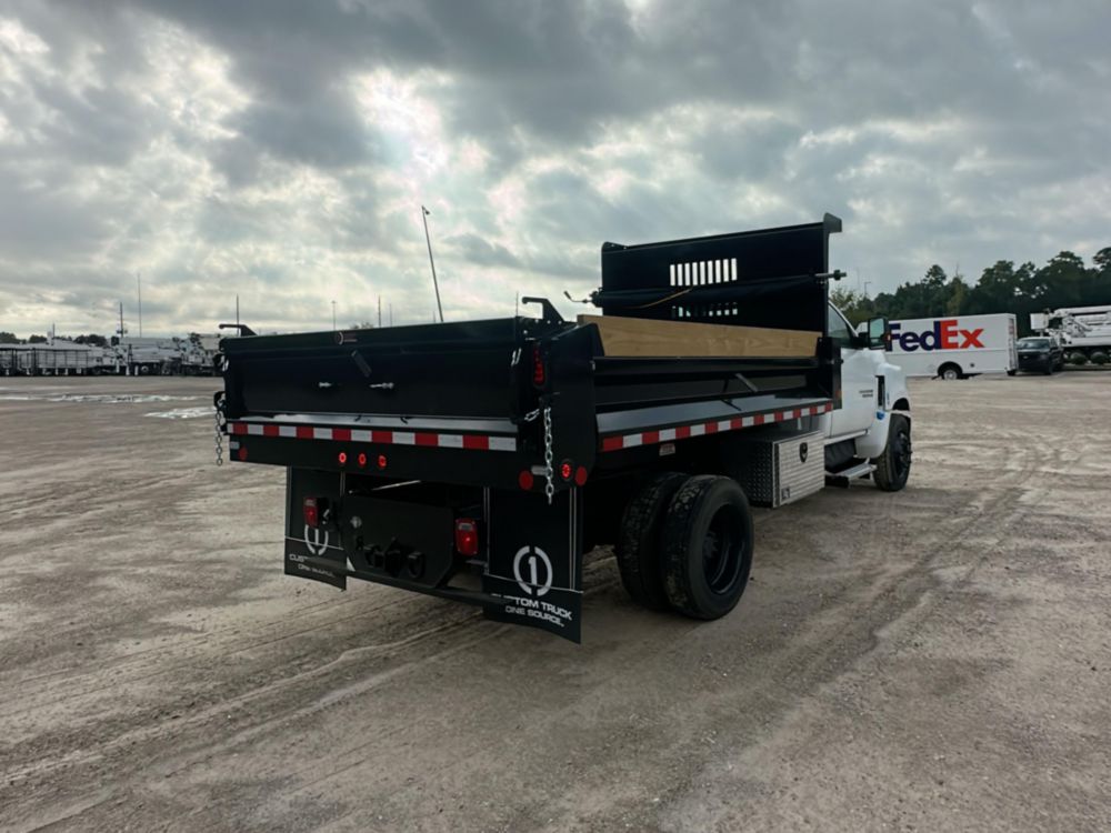 2023 Chevrolet 6500 4x2 11' 6" Dump Truck