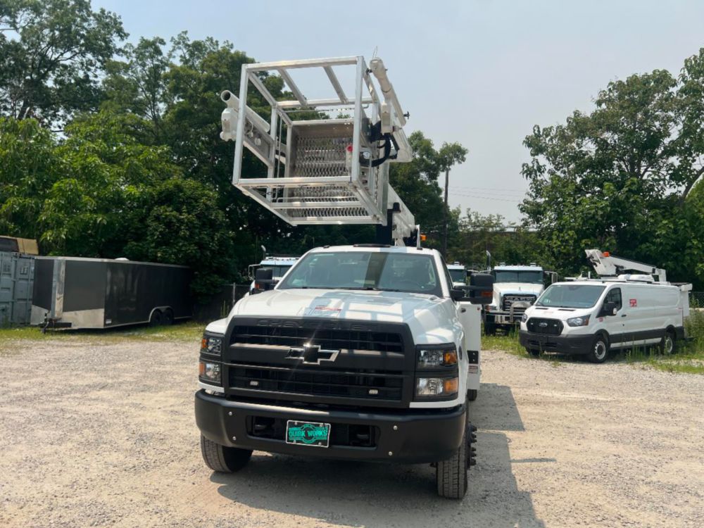 2022 Chevy 5500 4x2 Posi+ 700-40 Cable Placer Truck