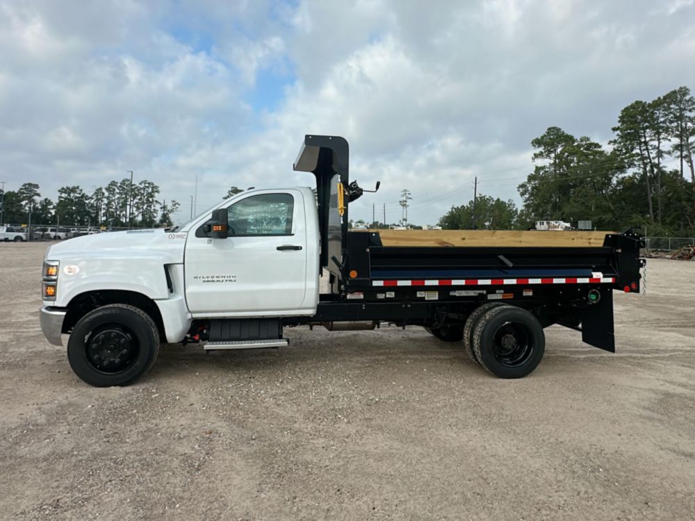2023 Chevrolet 6500 4x2 11' 6" Dump Truck