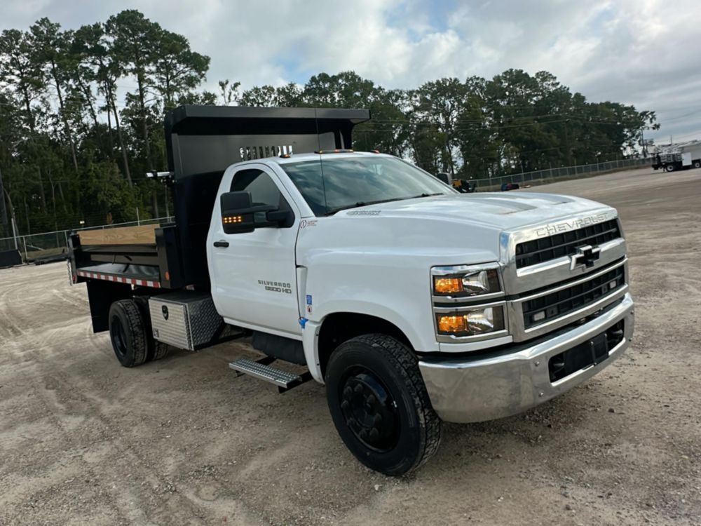 2023 Chevrolet 6500 4x2 11' 6" Dump Truck