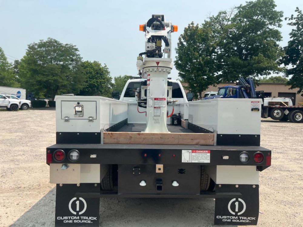 2022 Chevy 5500 4x2 Posi+ 700-40 Cable Placer Truck