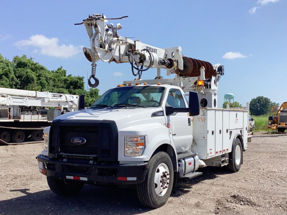 2019 Ford F-750 4x2 Versalift TMD-2047-T Digger Derrick