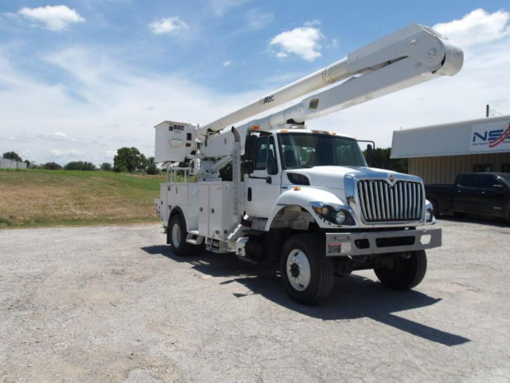 2013 Int'l 7300 4x4 Altec AA-755 Bucket Truck