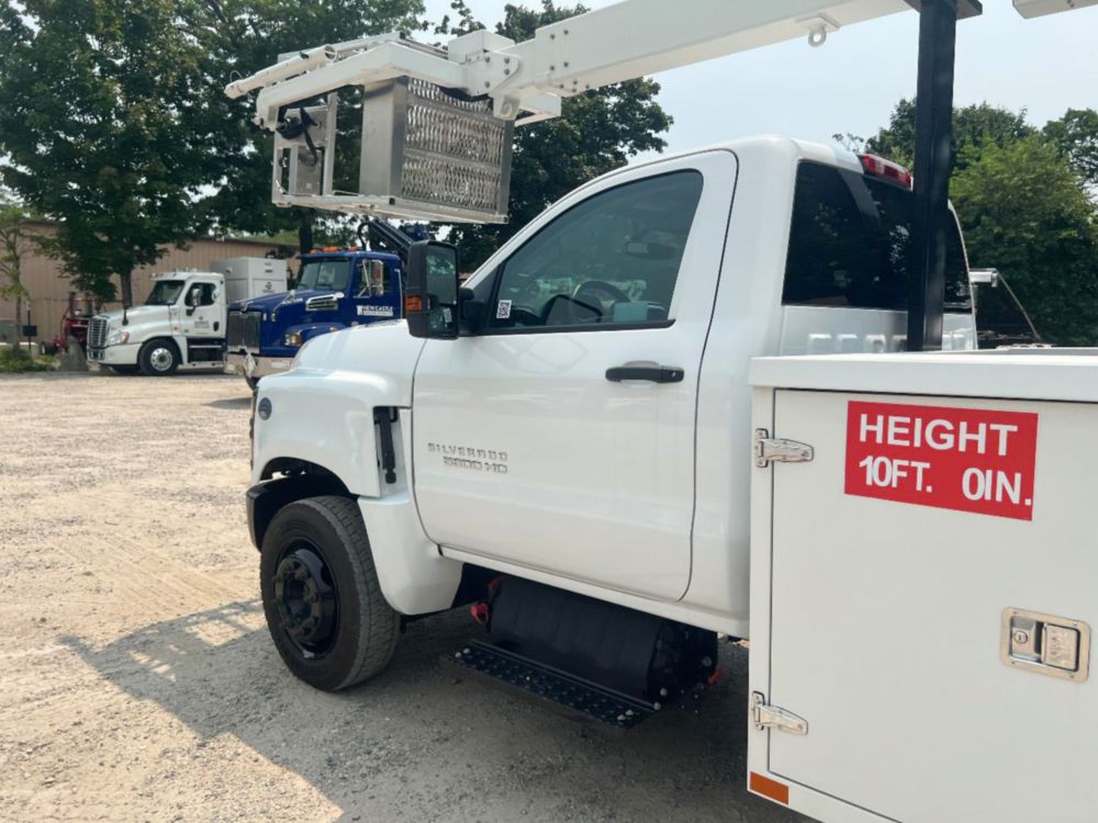 2022 Chevy 5500 4x2 Posi+ 700-40 Cable Placer Truck