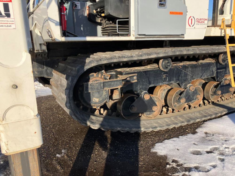 2016 CTRAC-8000 Tracked Versalift VST-9500-I Bucket